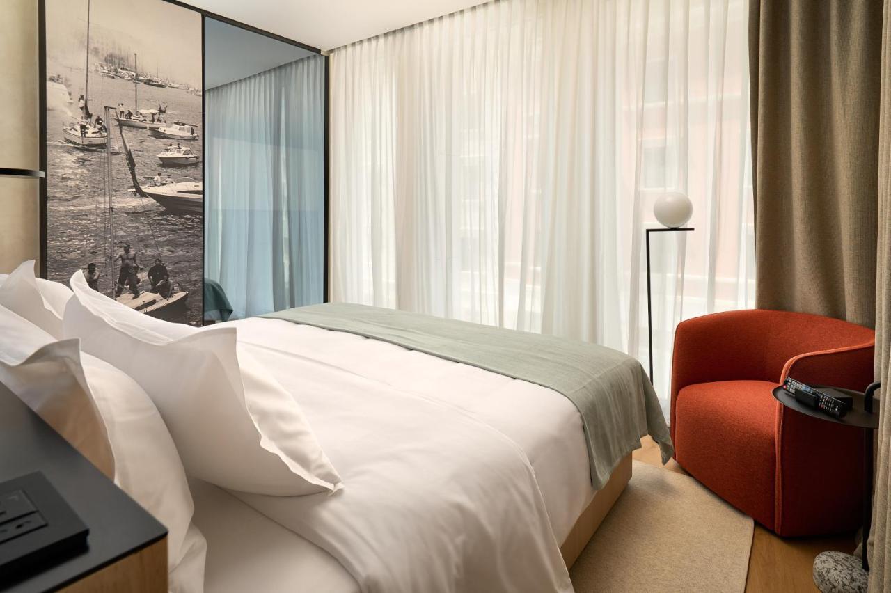 Hotel Ambasador Split Exteriör bild A room at the hotel