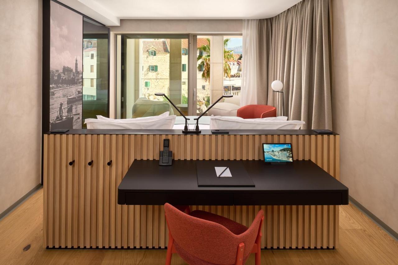 Hotel Ambasador Split Exteriör bild
