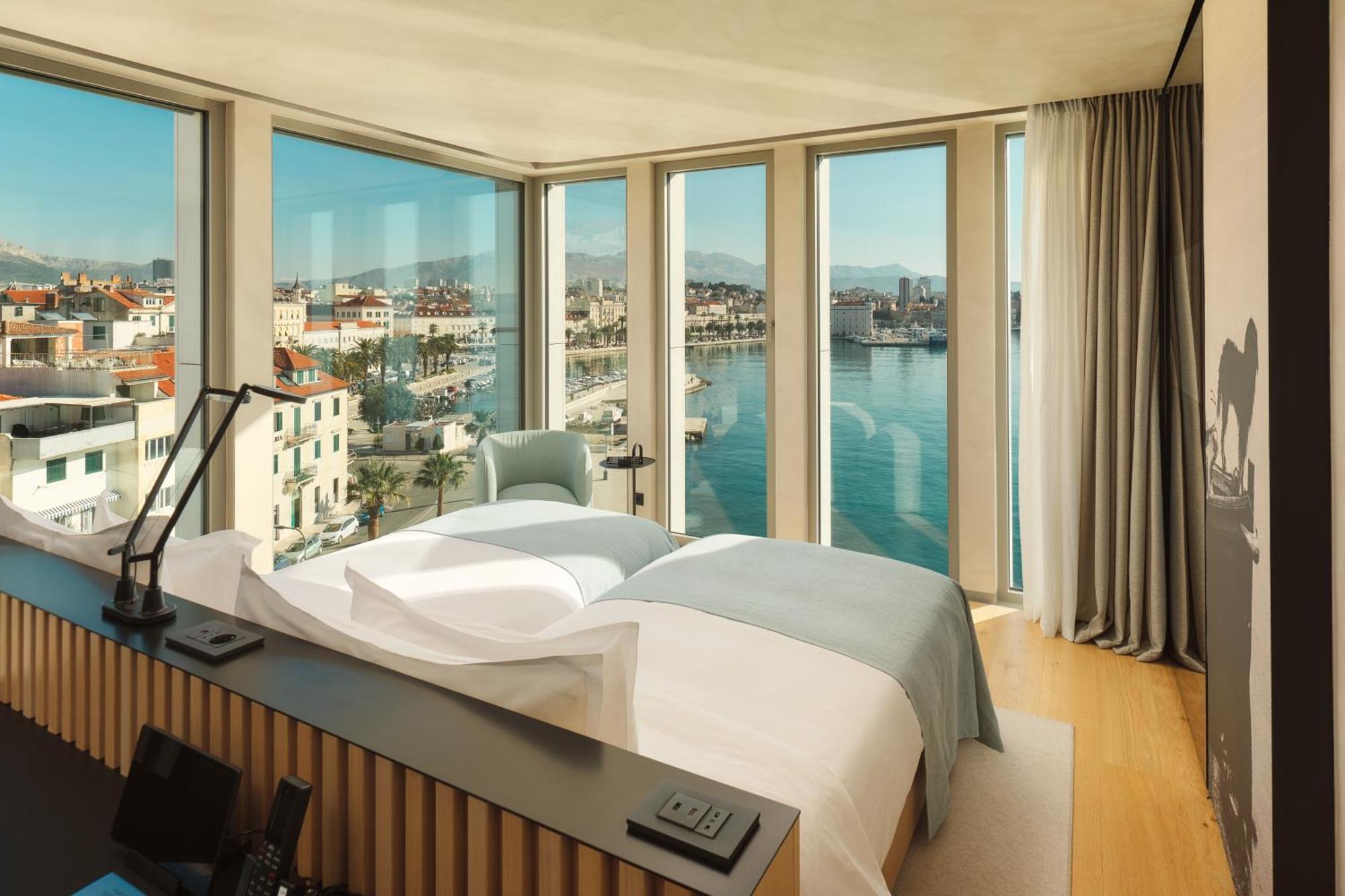 Hotel Ambasador Split Exteriör bild